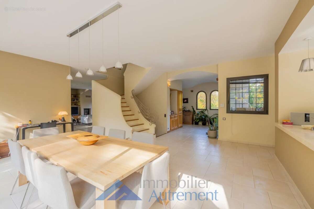 Maison à LE THOLONET