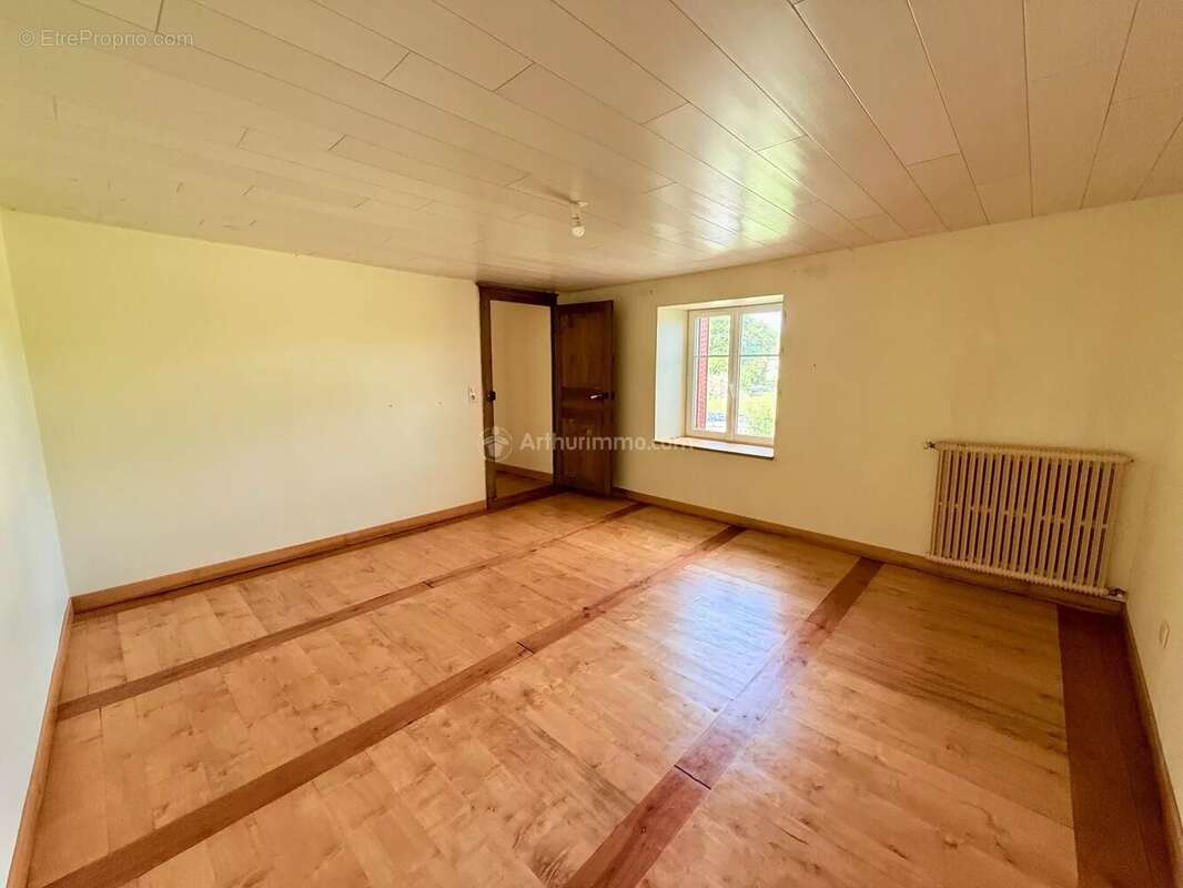 Maison en pierre avec hangar - photo 10