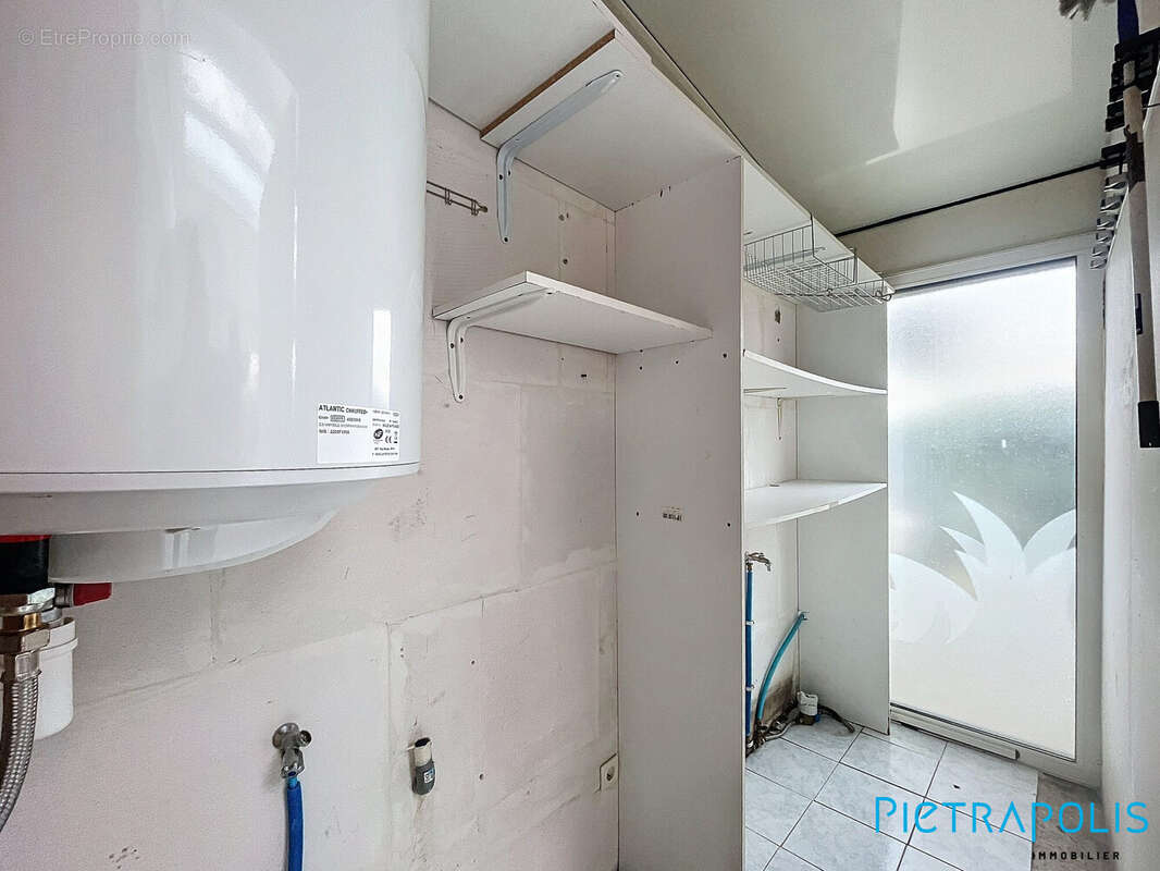 Maison à VIC-LA-GARDIOLE