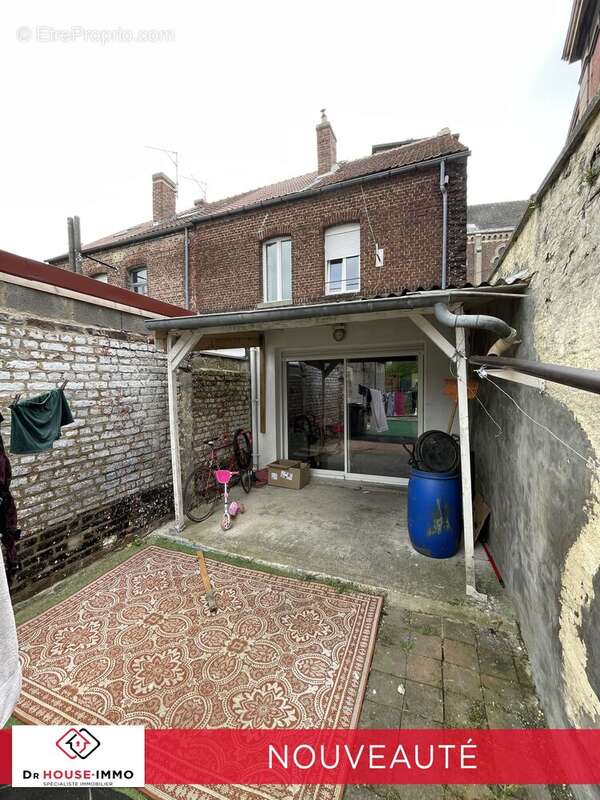 Maison à QUIEVRECHAIN