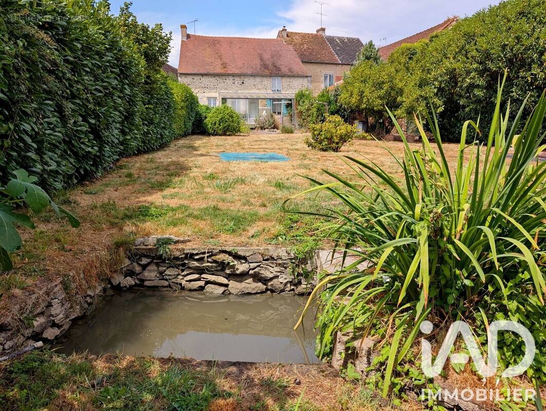 Photo 1 - Maison à SAINT-DENIS-DE-JOUHET