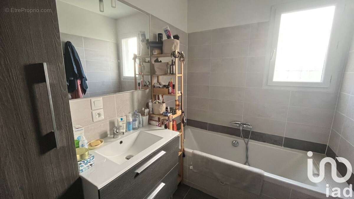 Photo 6 - Maison à ROULLET-SAINT-ESTEPHE