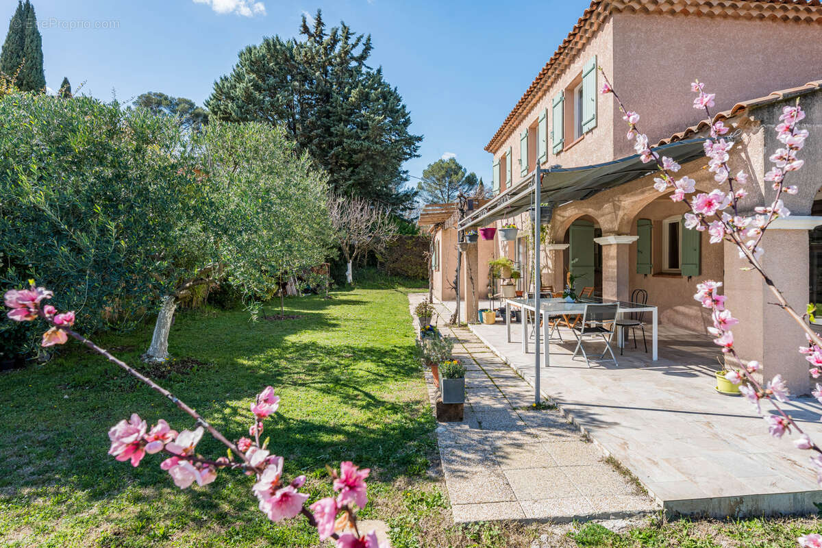 Maison à LA DESTROUSSE