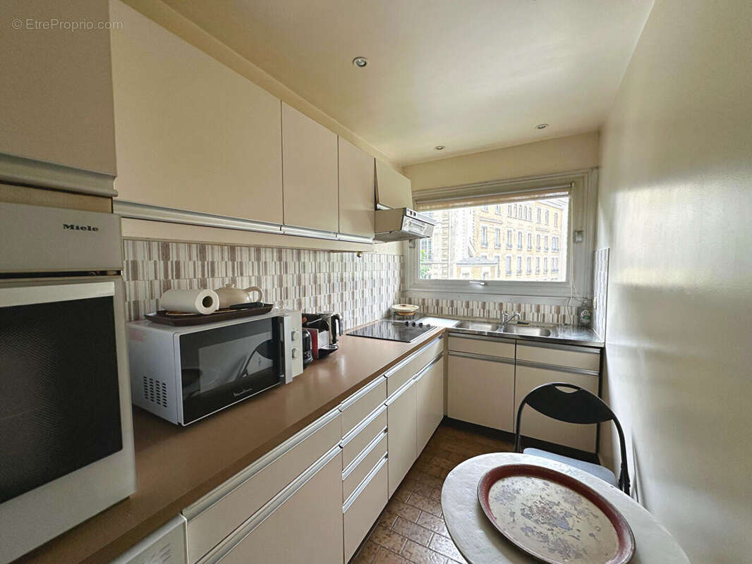 Appartement à PARIS-15E