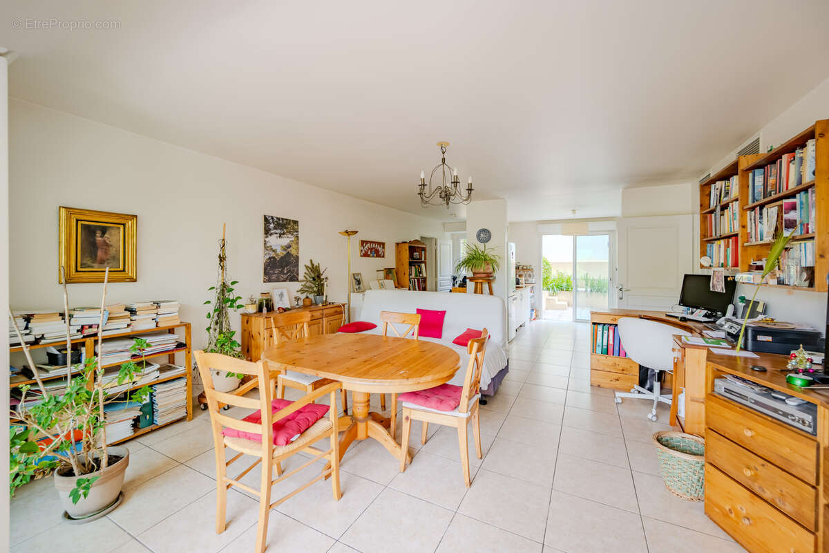 Vaste t3 dans residence de standing ... - photo 4
