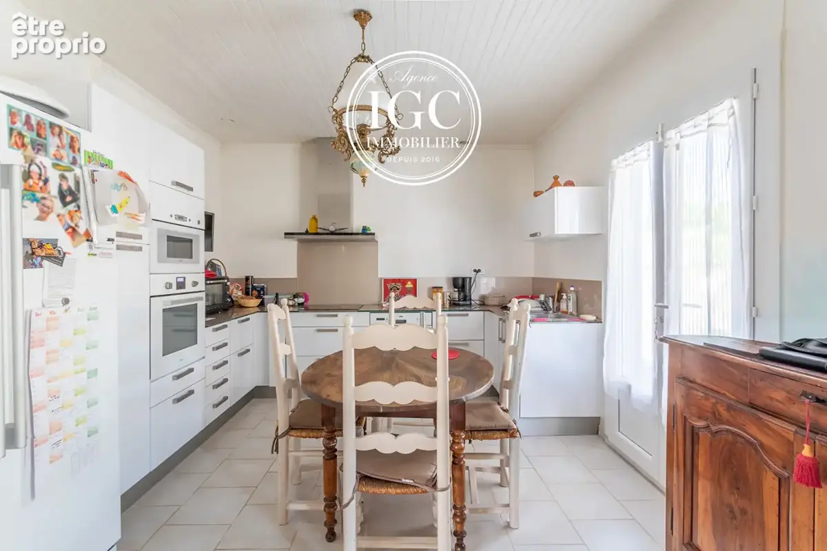 MAISON T5 + DEPENDANCE T1 - 126 m² sur parcelle de 311m² -- MARIGNANE - photo 5