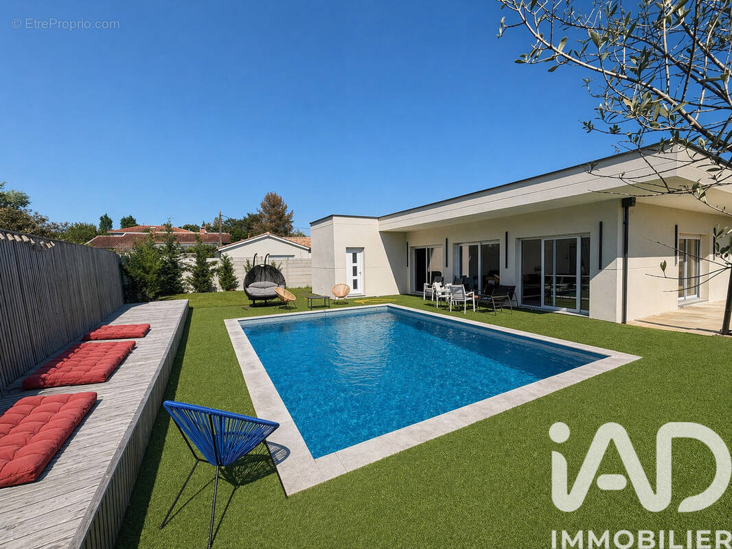 Photo 1 - Maison à MONTUSSAN