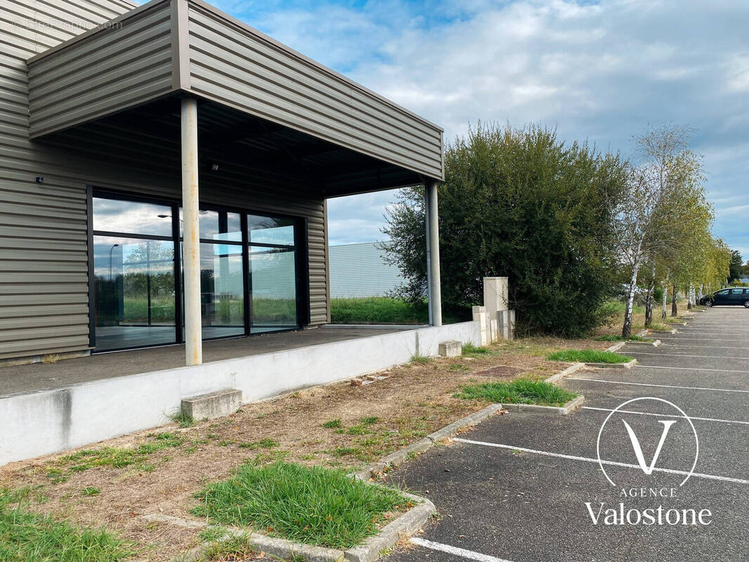 Commerce 600 m² à Saint-Sever  - photo 3
