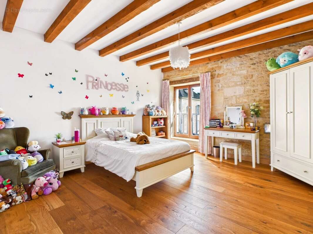 Maison à SAINTE-NATHALENE