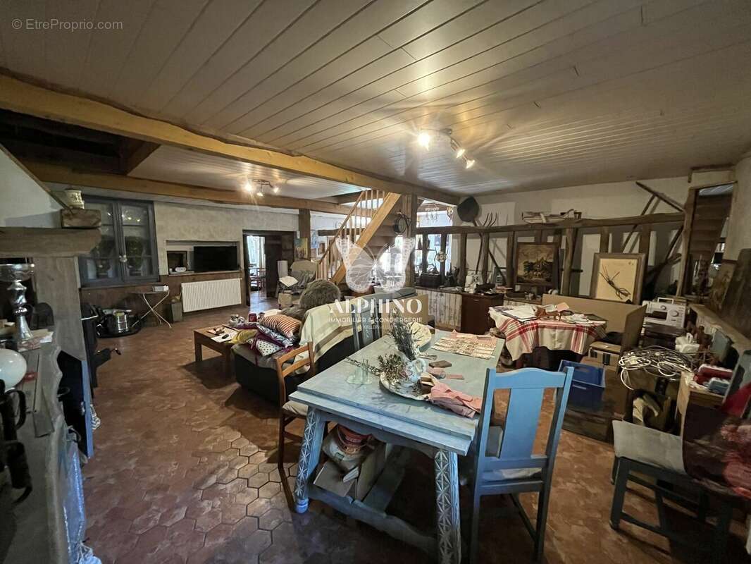 Maison à CHAMPAGNAC-LA-RIVIERE