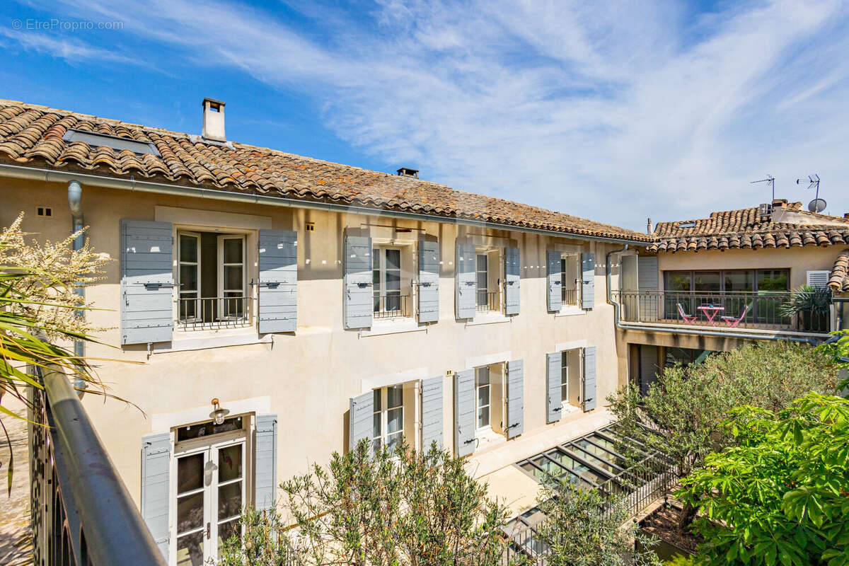 Maison à L'ISLE-SUR-LA-SORGUE