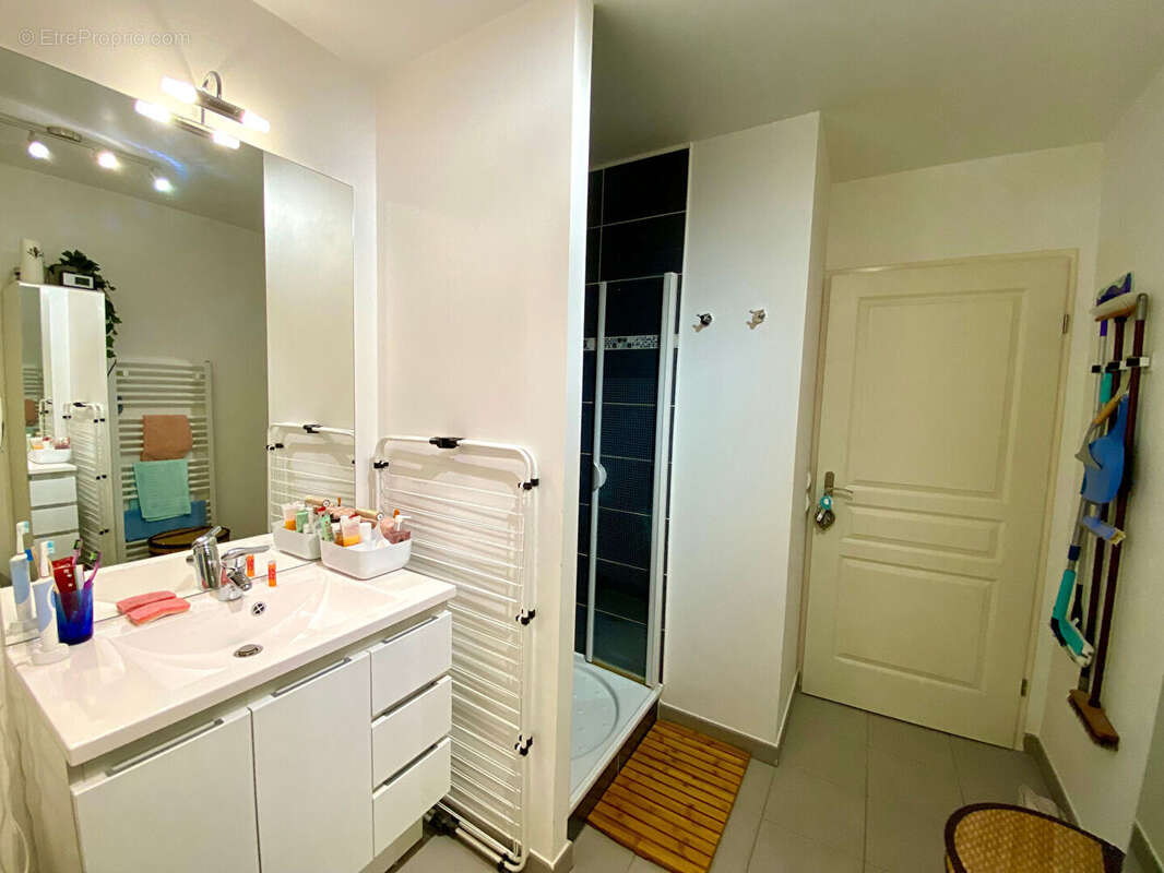 Appartement à SARTROUVILLE