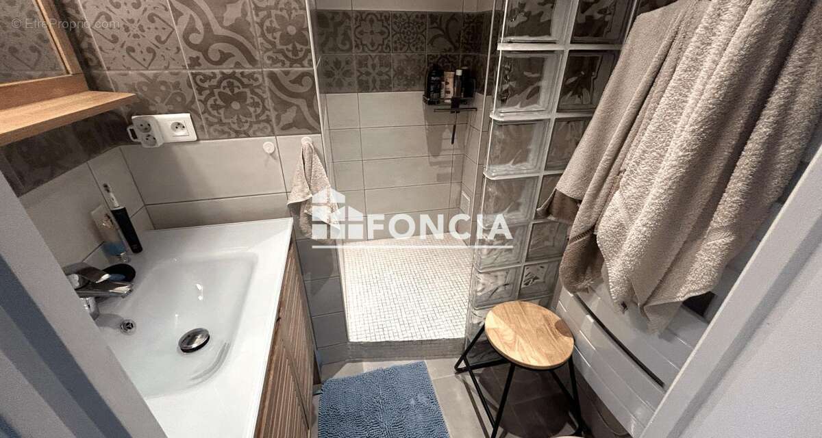 Appartement à LES ADRETS-DE-L&#039;ESTEREL