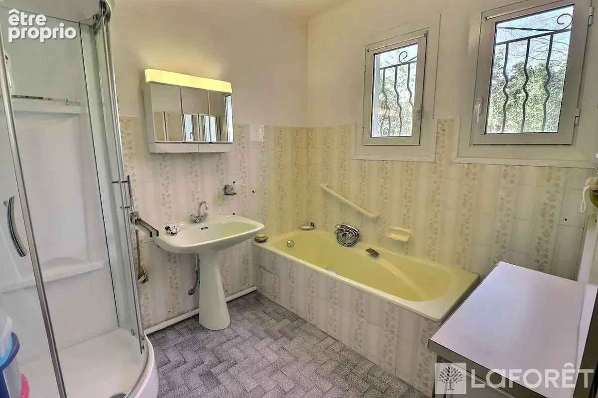 Hyères - Quartier recherché proche de la gare, Maison divisée en deux appartements - photo 11