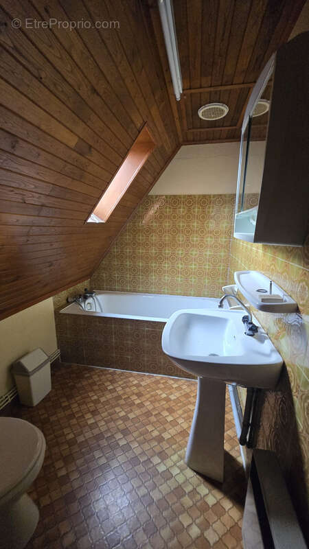 Maison à SAINT-JULIEN-LE-PELERIN