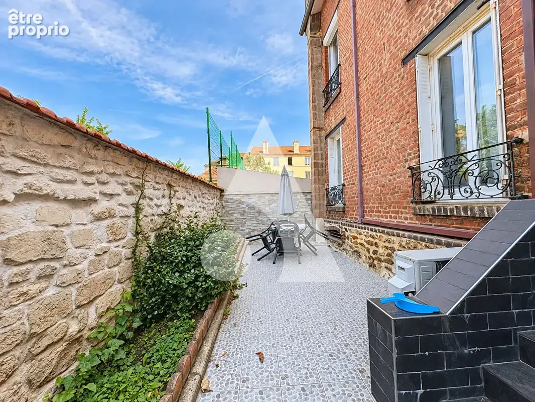 Photo Maison à Saint-Denis au prix de 650 000€