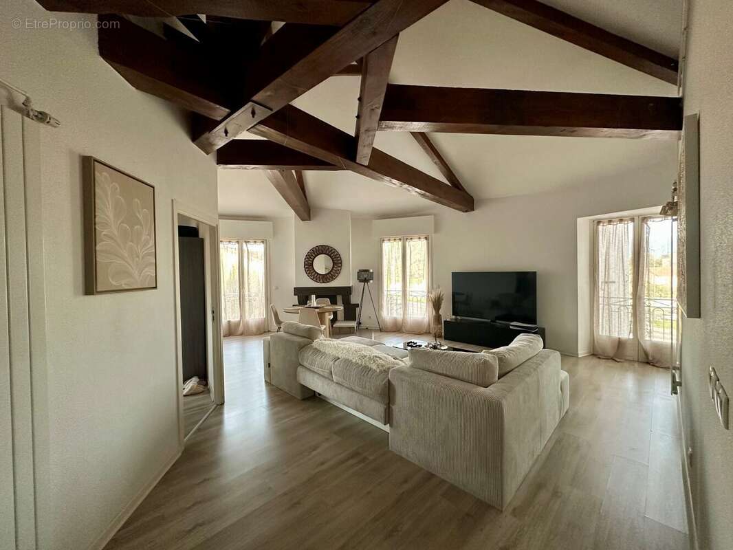 Appartement à BOURG-DE-PEAGE