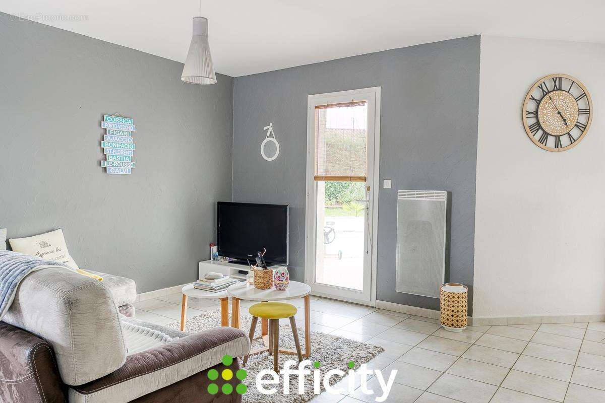 Maison à AUBERIVES-SUR-VAREZE