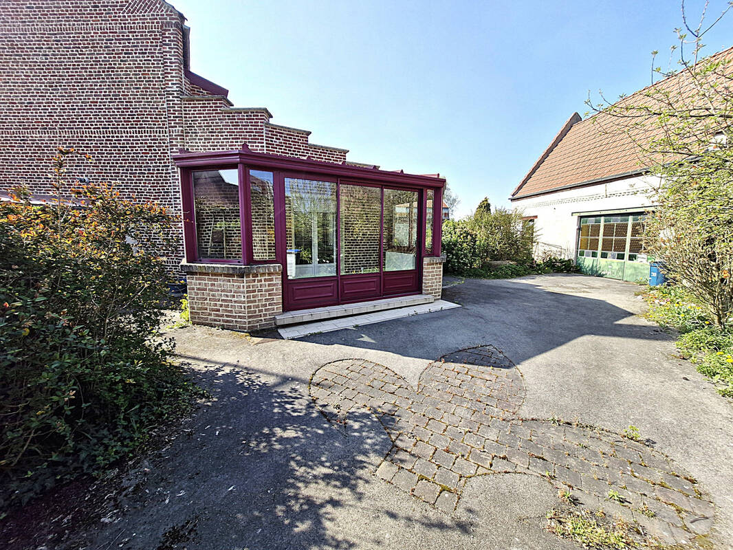 Maison à MONCHECOURT