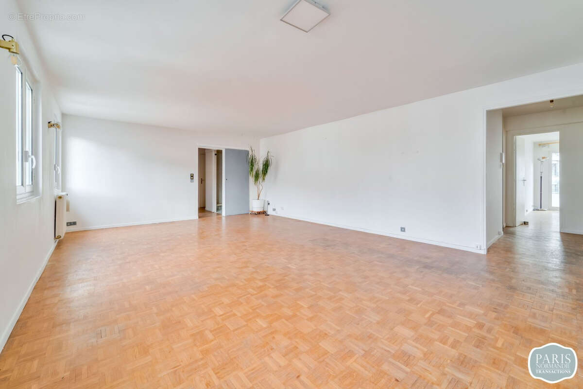 Appartement à PARIS-12E