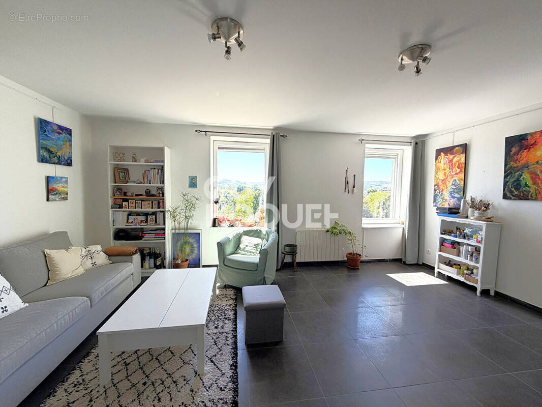 Appartement à SAINT-SYMPHORIEN-SUR-COISE