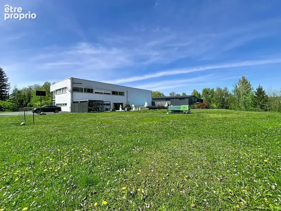 Alby-sur-Chéran / Local mixte de 604m2 + 4400m2 d'espaces extérieurs! - photo 1