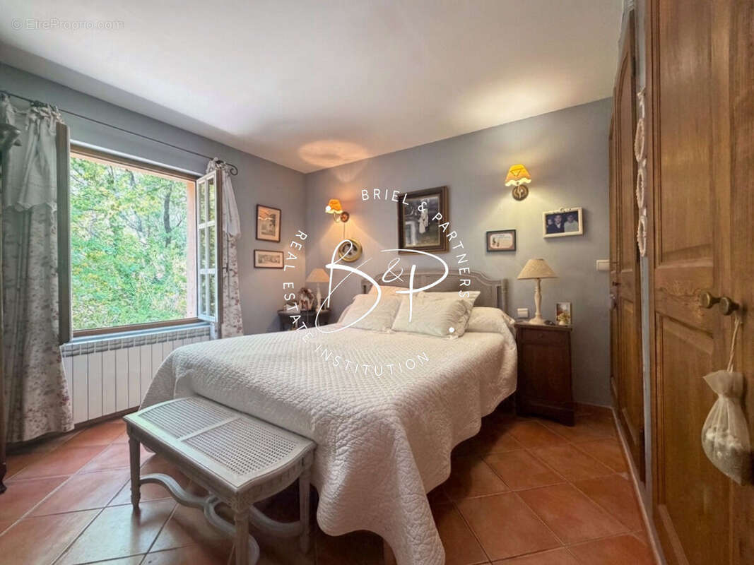 Bastide provençale 5 chambres avec  piscine au calme complet - photo 10