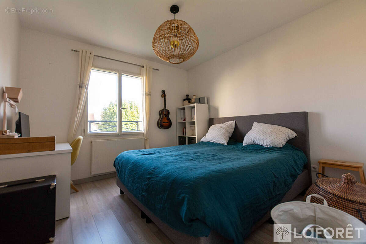 Maison à SAINTE-GENEVIEVE-DES-BOIS