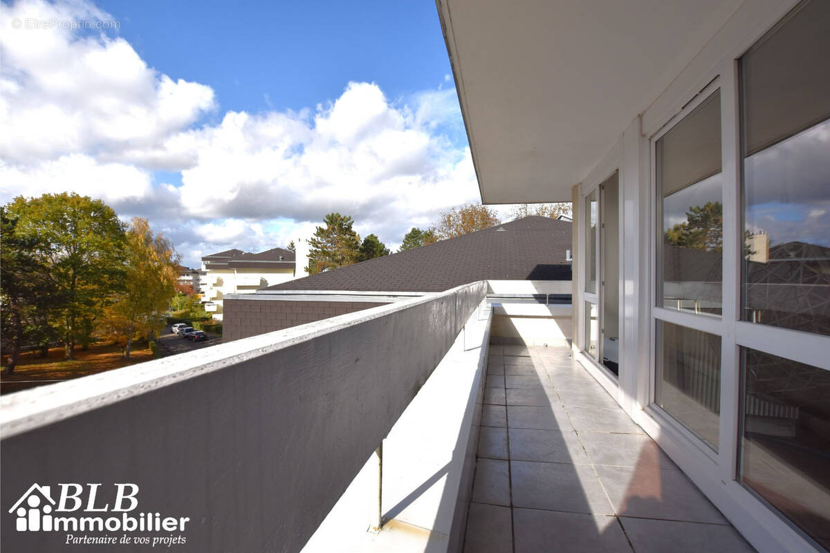 Appartement à LES ESSARTS-LE-ROI