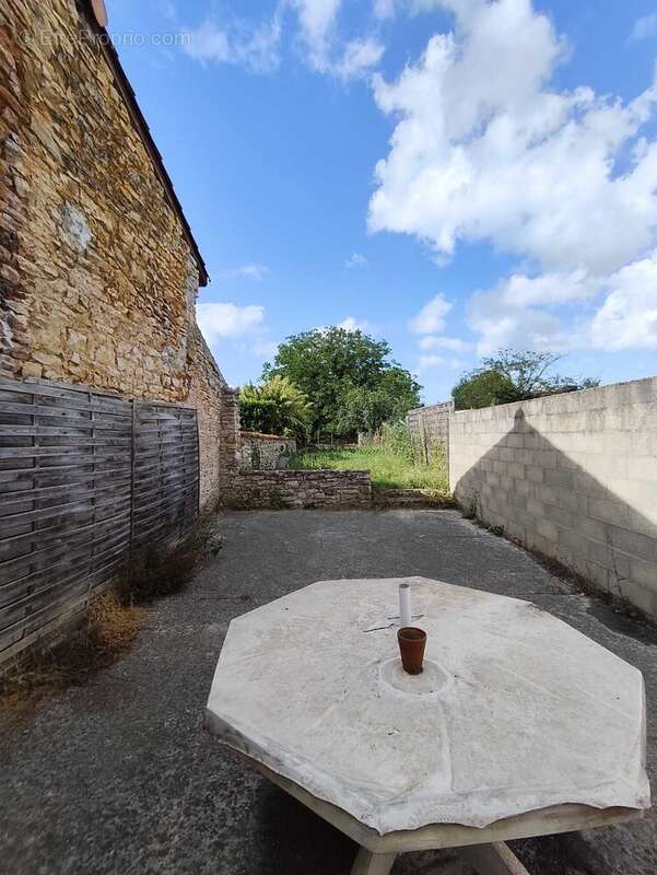 Maison 108 m² à Saint-Claud  - photo 9