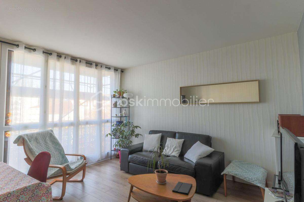 Appartement à SAINT-MICHEL-SUR-ORGE