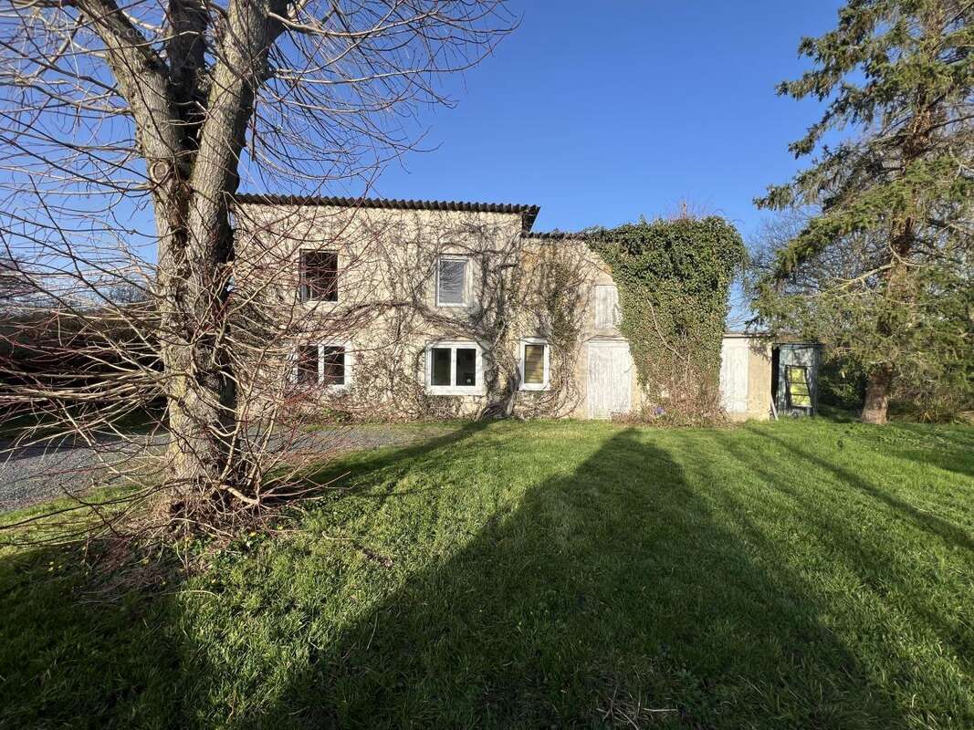Maison à MONTREUIL-EN-AUGE