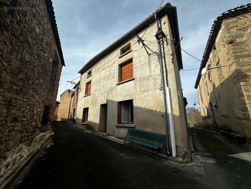 Maison à COUSTAUSSA