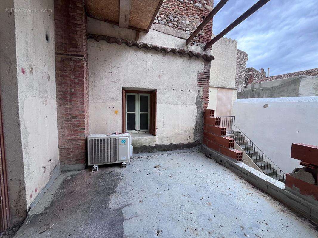 Immeuble de rapport de 200 m² environs à rénover pouvant être aménagé en deux appartements et un local - photo 12