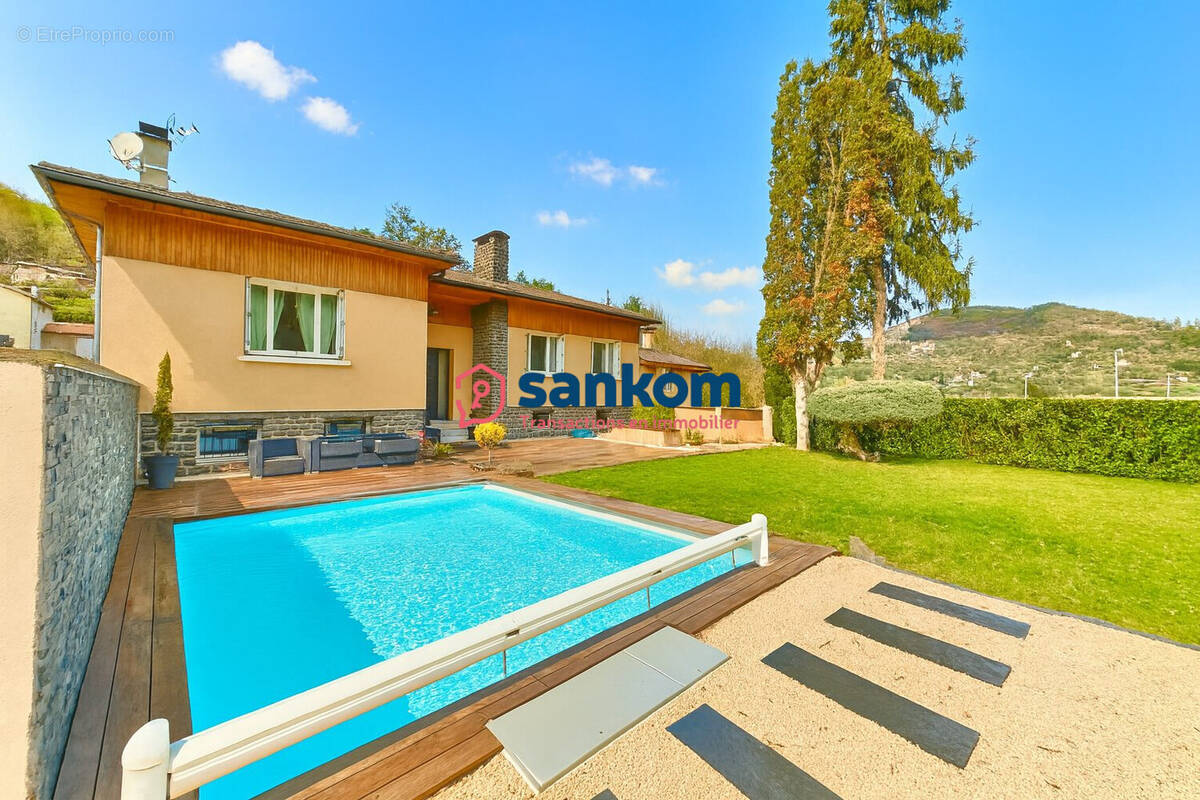 Maison à ESPALY-SAINT-MARCEL
