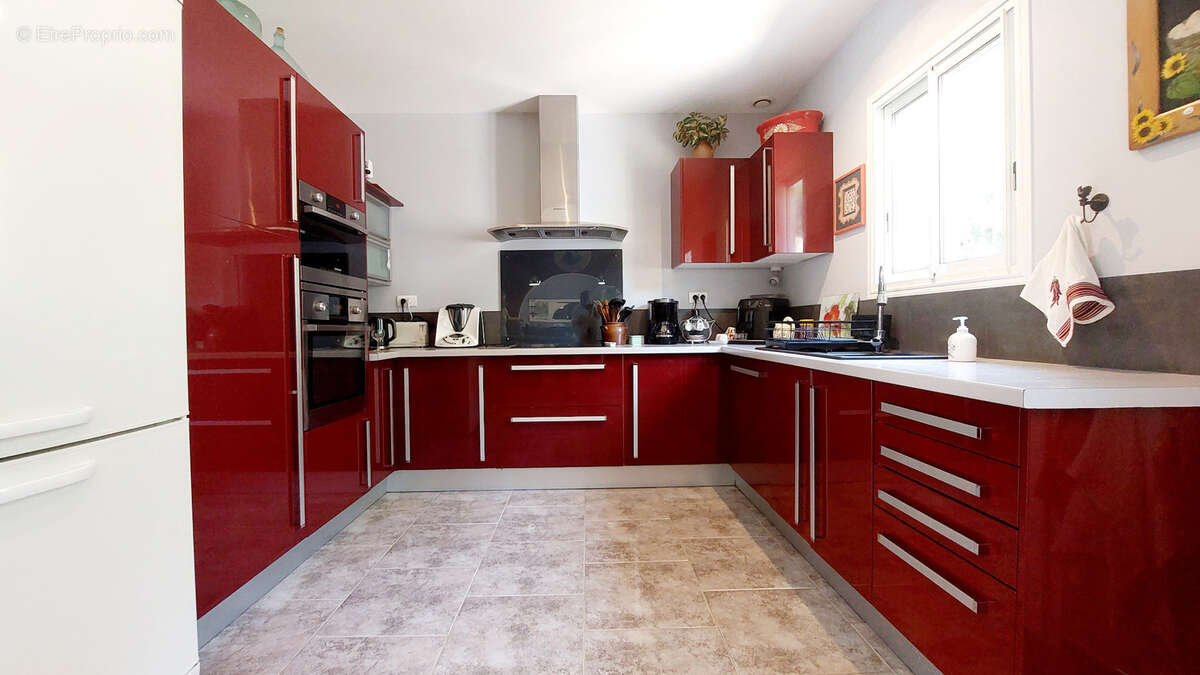 Maison 135m² au calme sans travaux, 4 chambres, garage et carport, terrain plat environ 2500m² à Meyrals - photo 5
