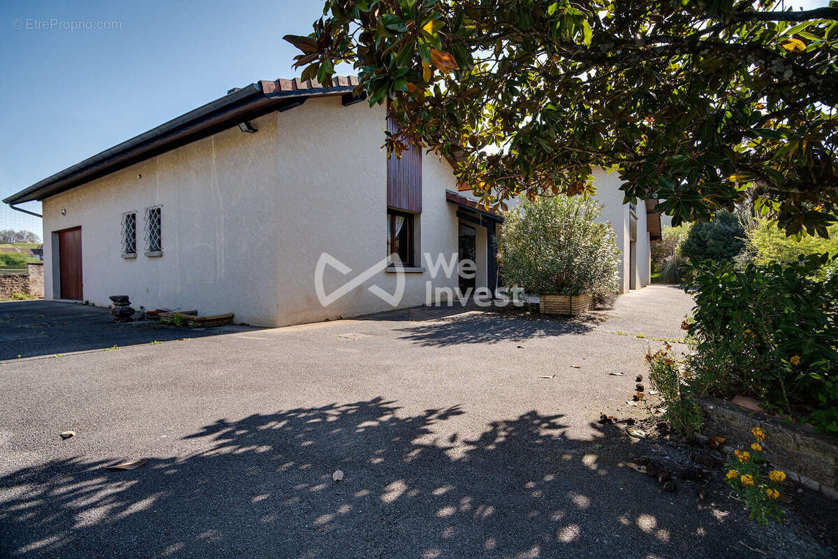 Maison 363 m² à Saint-Marcellin  - photo 2