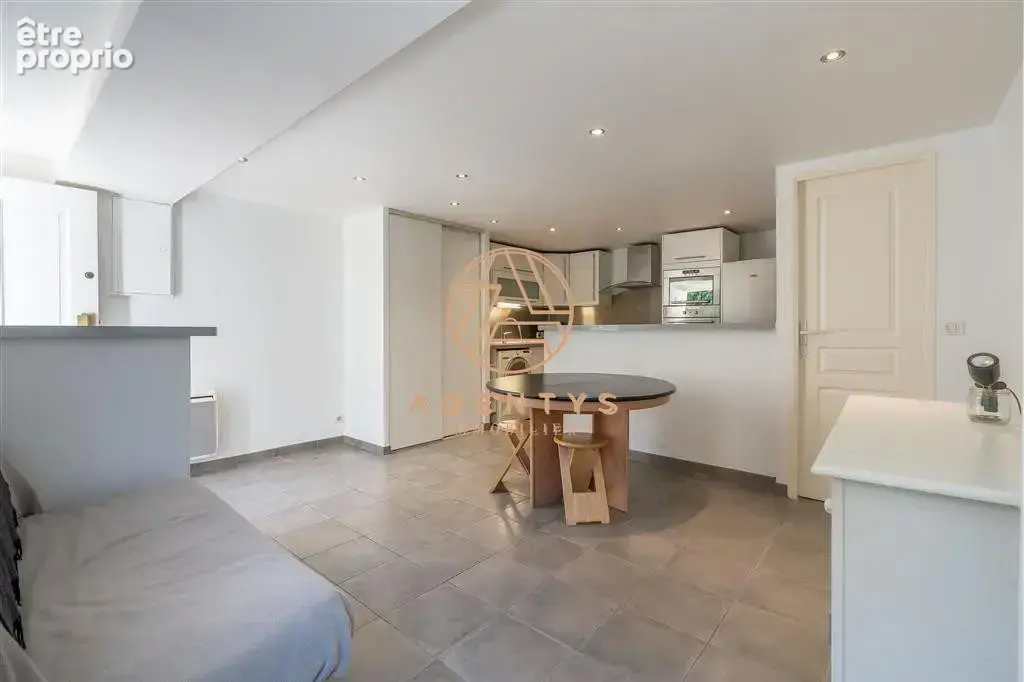 Photo Appartement à Nogent-Sur-Marne au prix de 220 000€