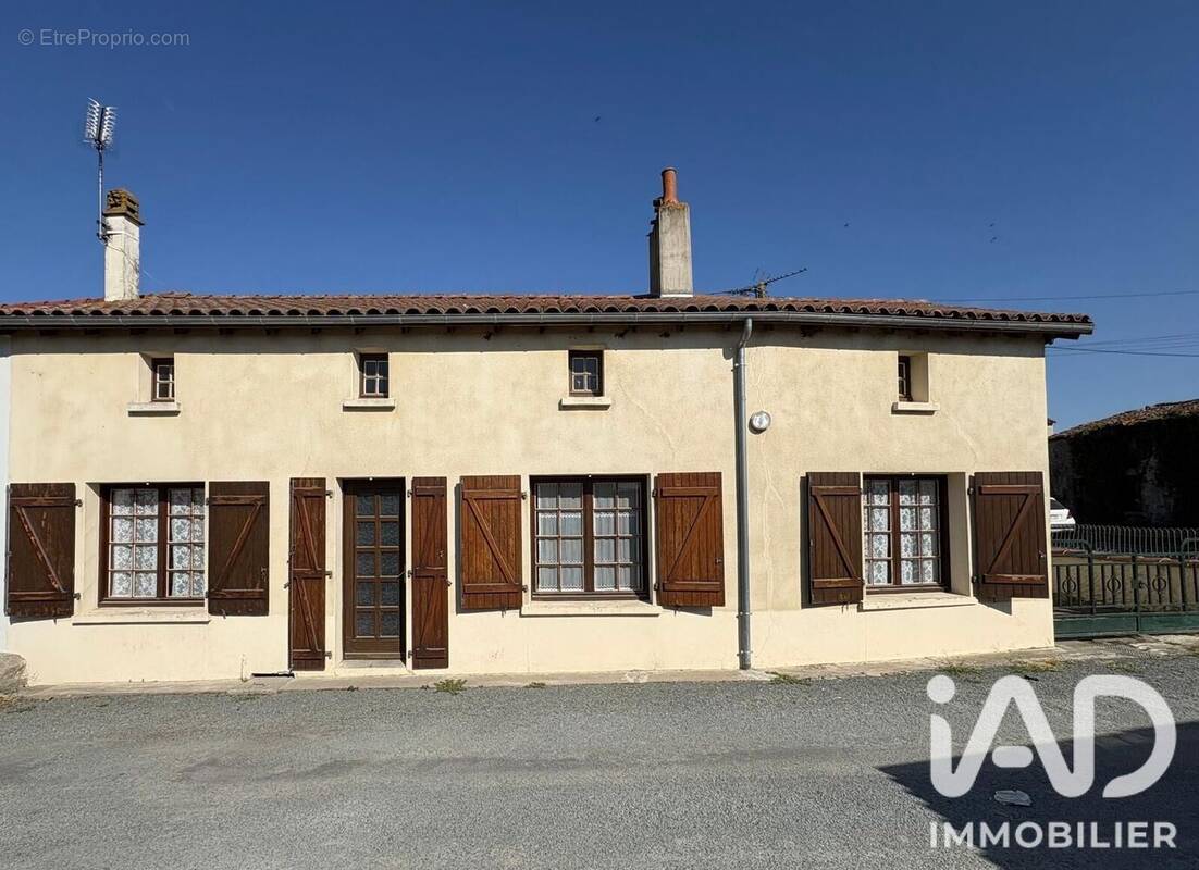Photo 1 - Maison à MONCOUTANT