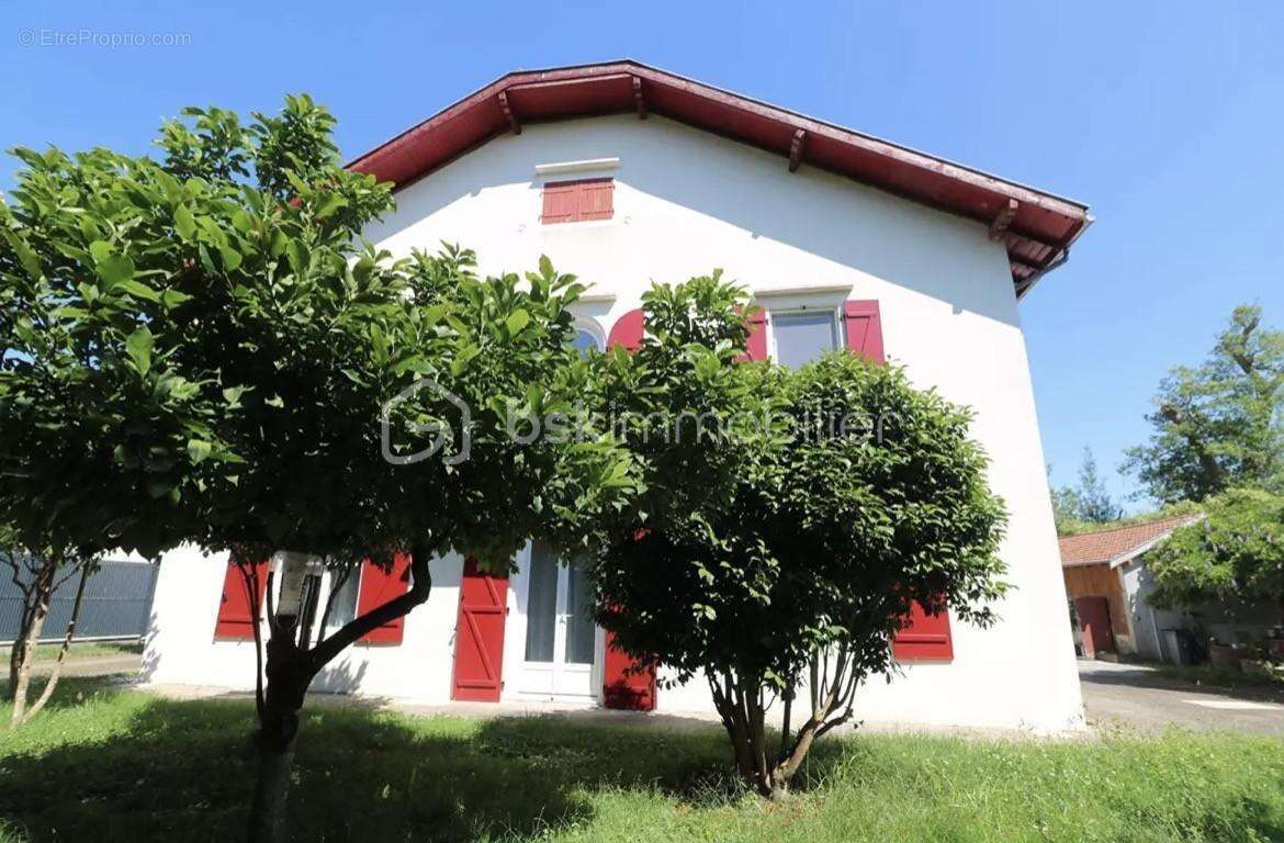 Maison à RIVIERE-SAAS-ET-GOURBY