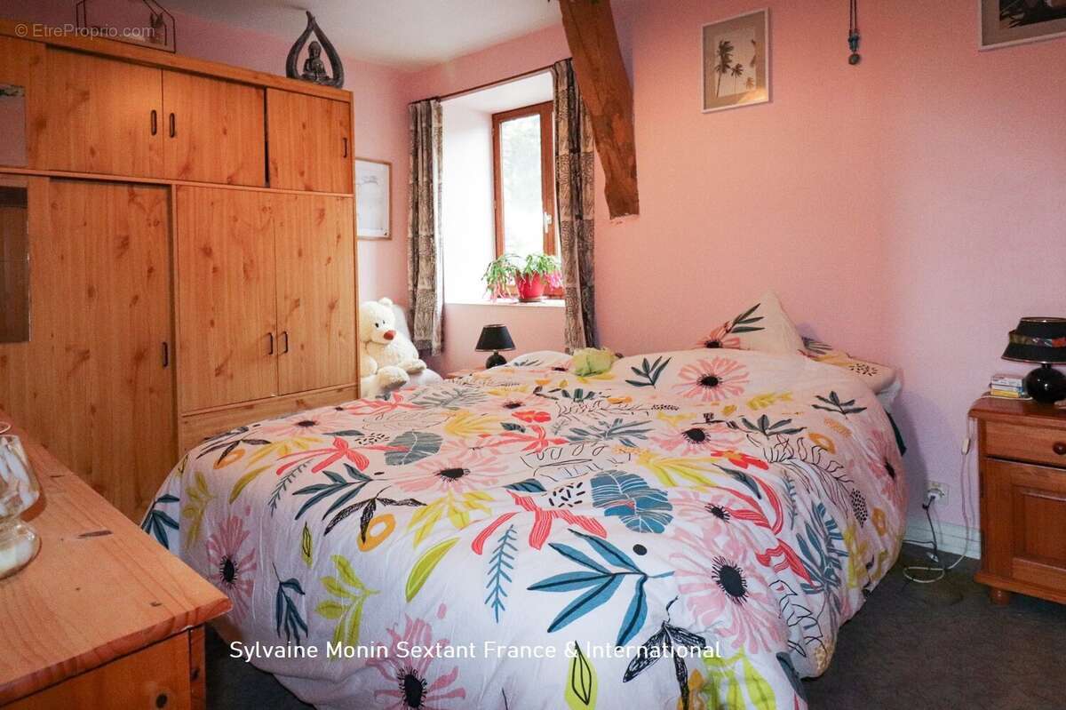 Maison à SAINT-MEDARD-D'EXCIDEUIL