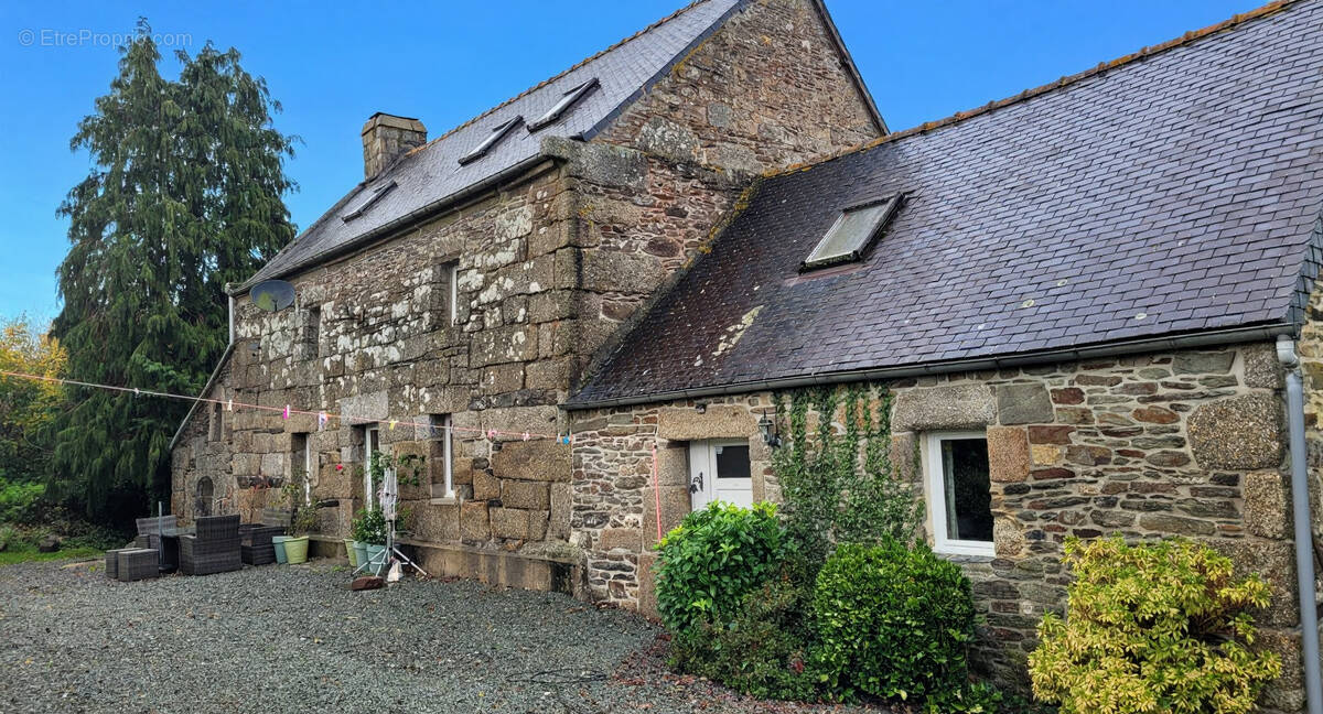 Maison à KERGRIST-MOELOU