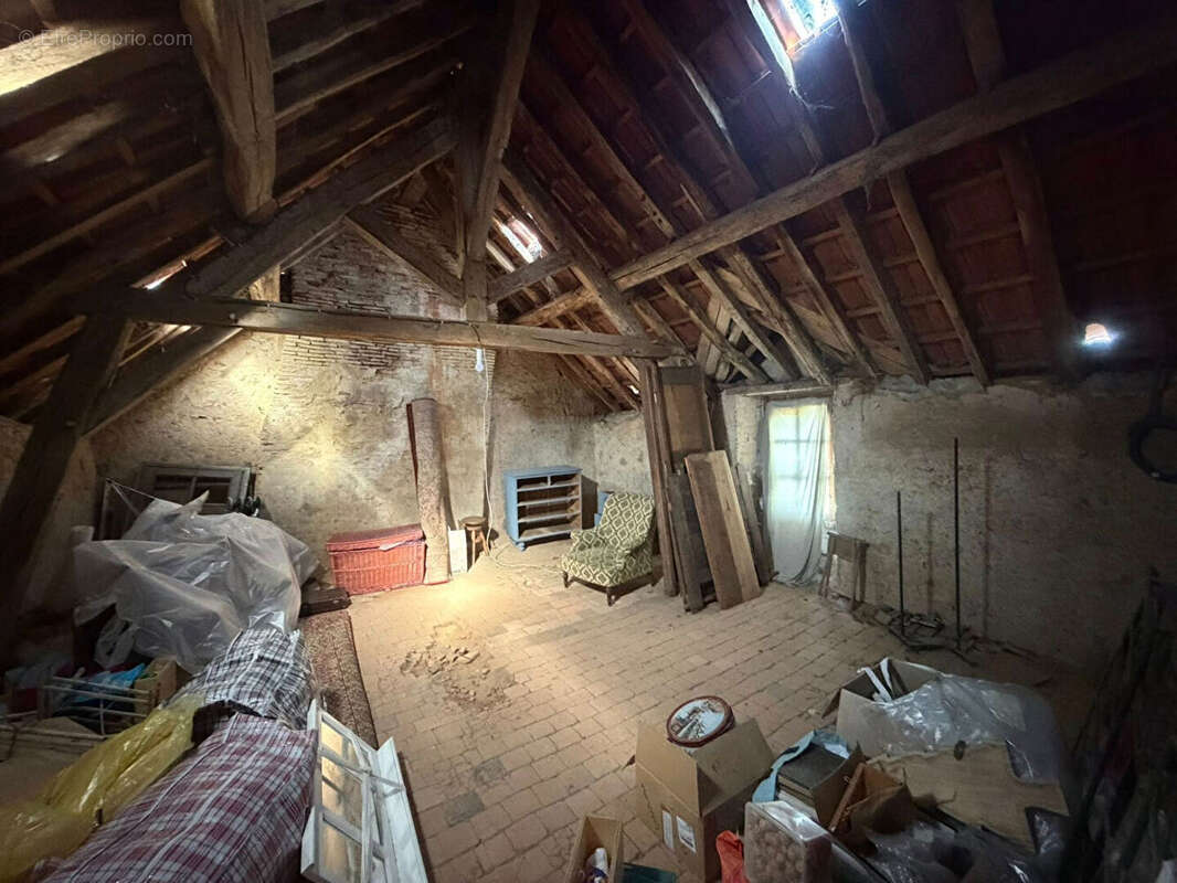 Maison à MAGNAC-LAVAL
