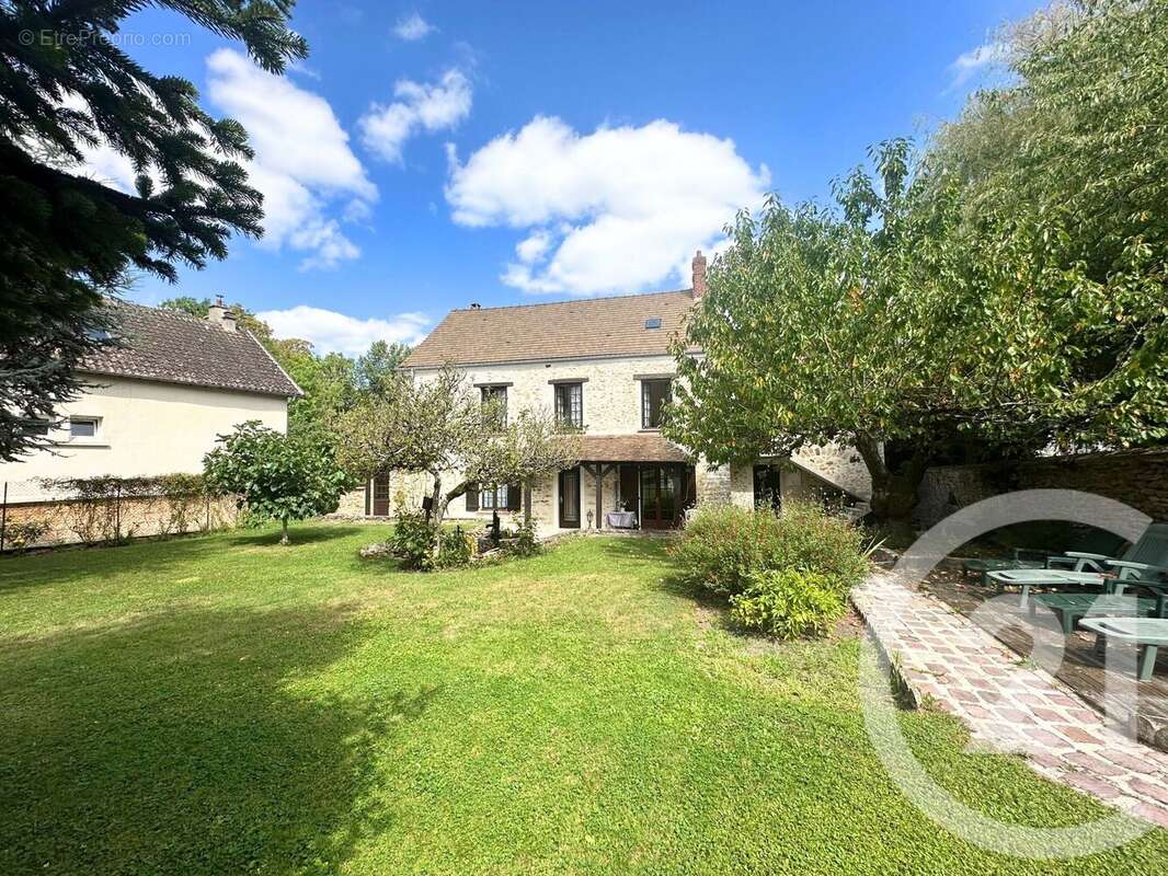 Maison 161 m² à La Chapelle-Gauthier  - photo 25
