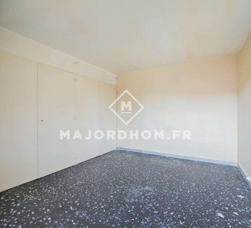 Appartement à MARSEILLE-4E