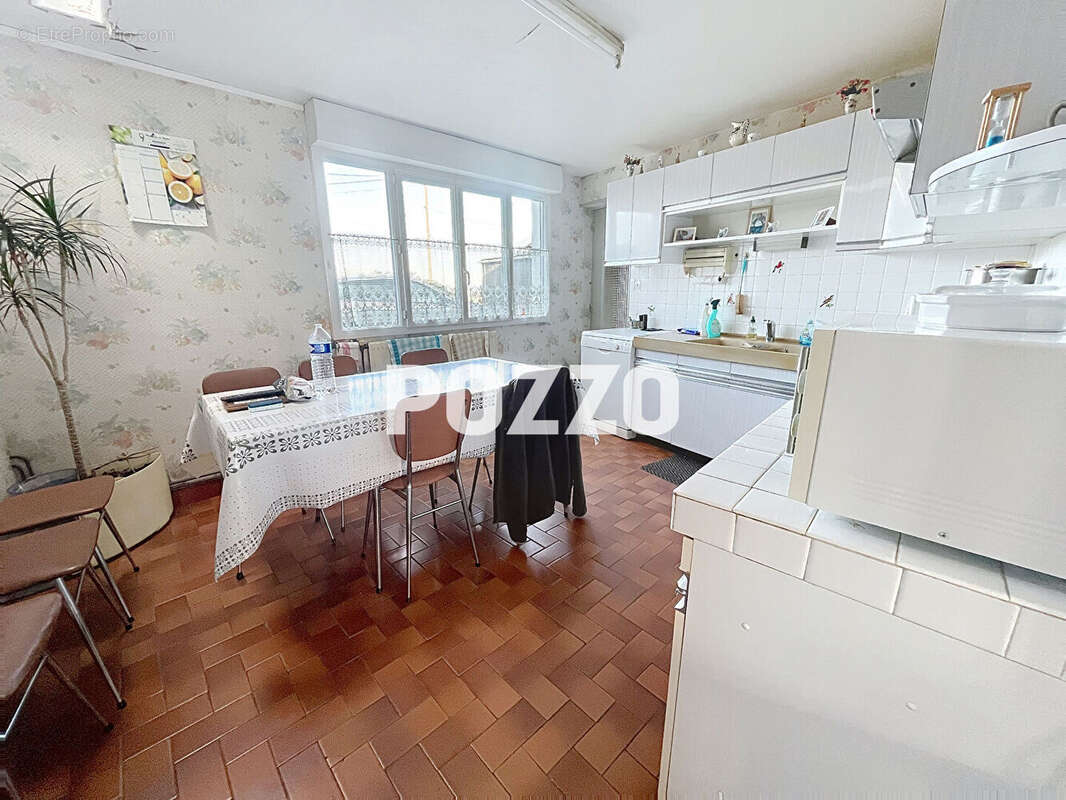 Maison à SAINT-SEVER-CALVADOS