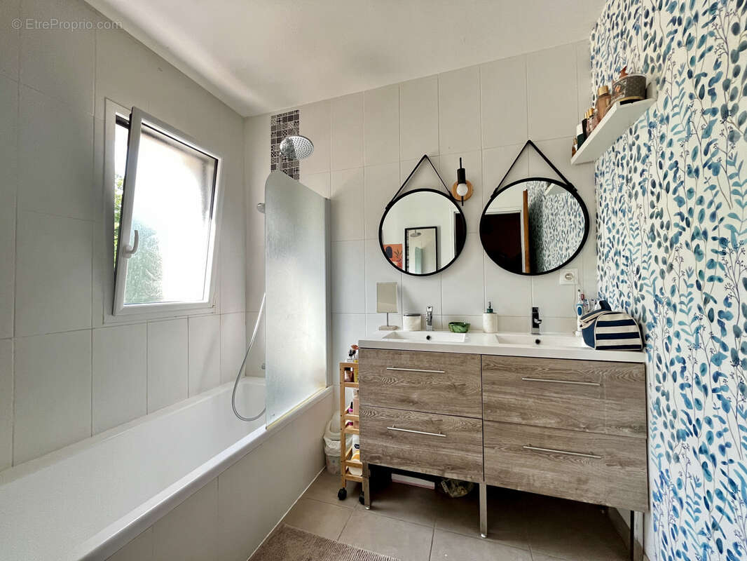 Maison Familiale Bouaye - 114 m2 - 4 chambres - photo 5