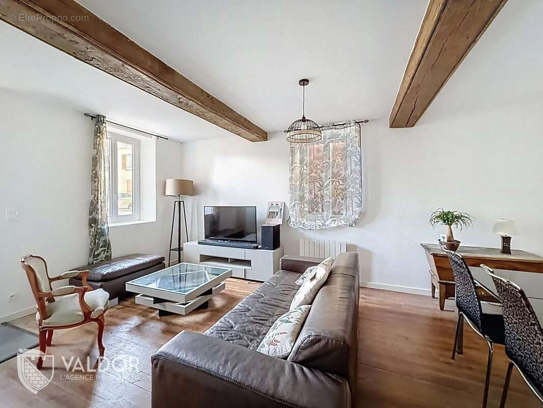 Appartement à SAINT-GEORGES-DE-RENEINS