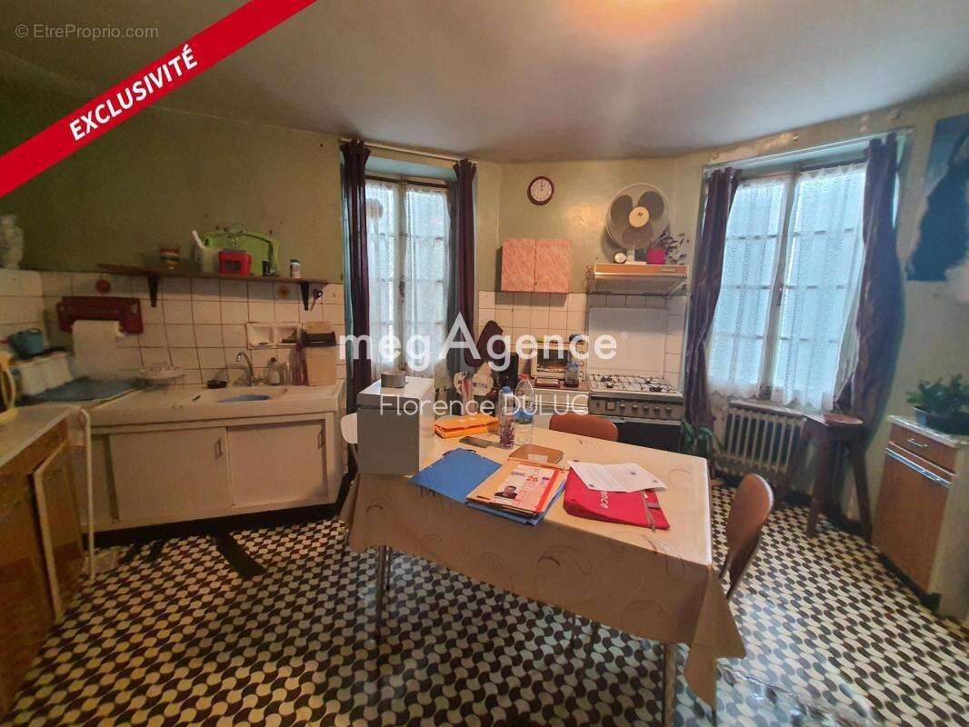 Appartement à SAINT-JEAN-D'ANGELY