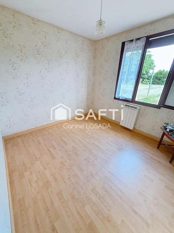 Maison 103 m² à Saint-Denis-Du-Payre  - photo 6
